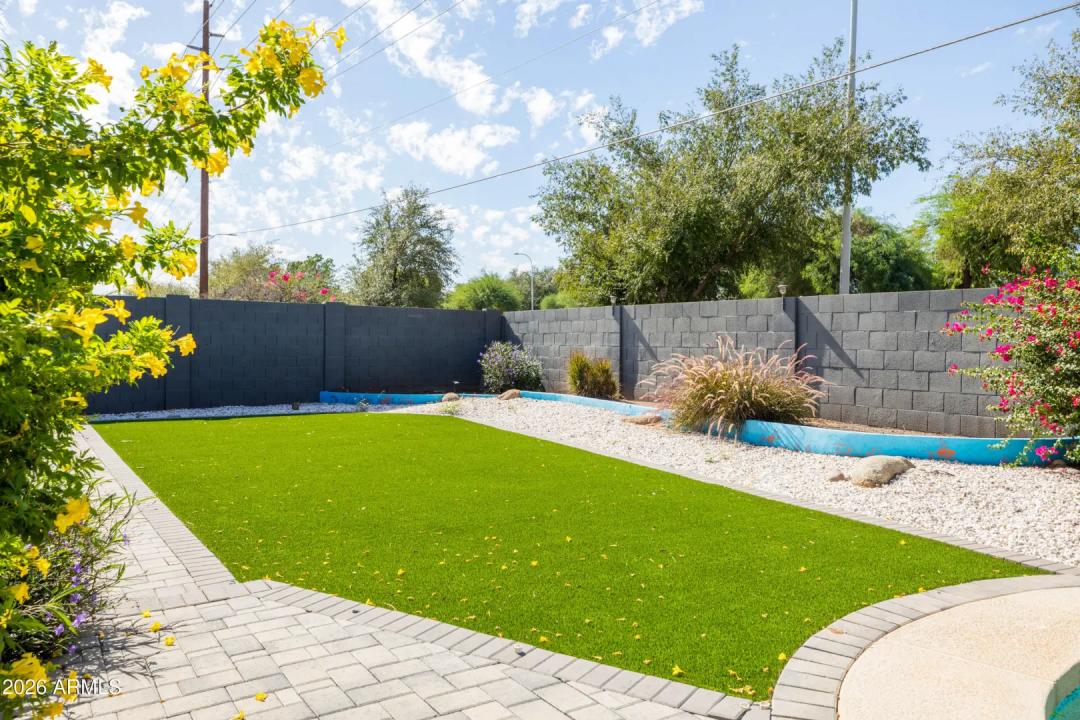 Real Estate Picture 32