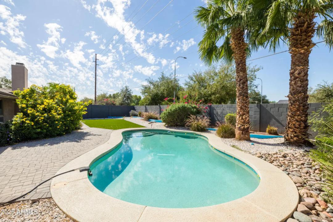 Real Estate Picture 33