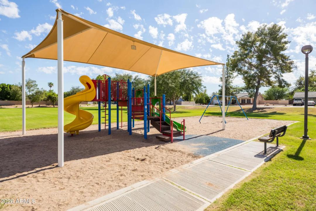 Real Estate Picture 36