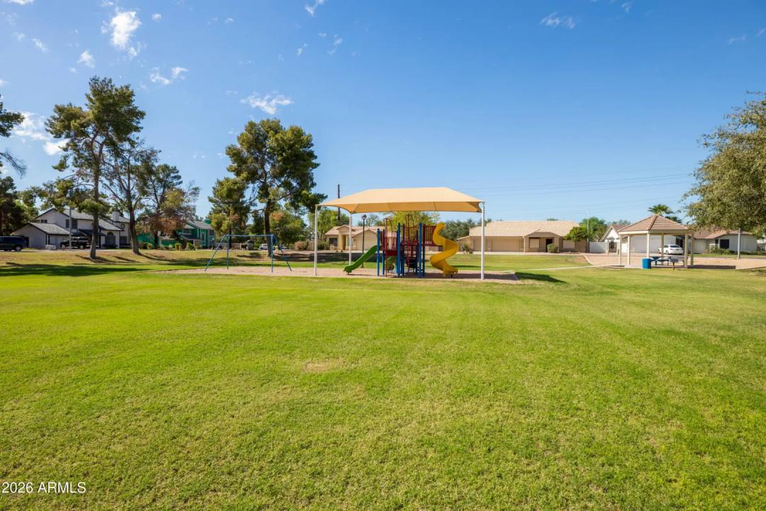 Real Estate Picture 38