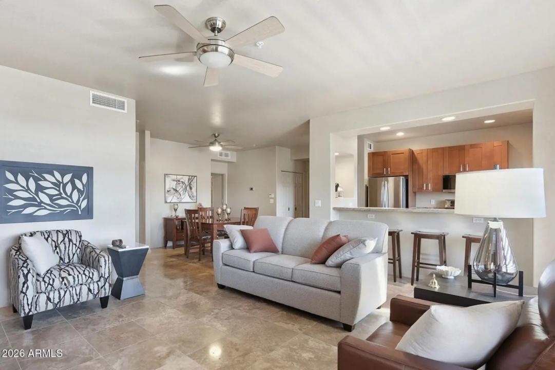 Real Estate Picture 4