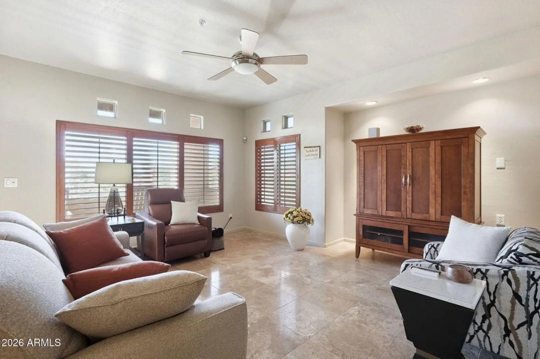Real Estate Picture 16