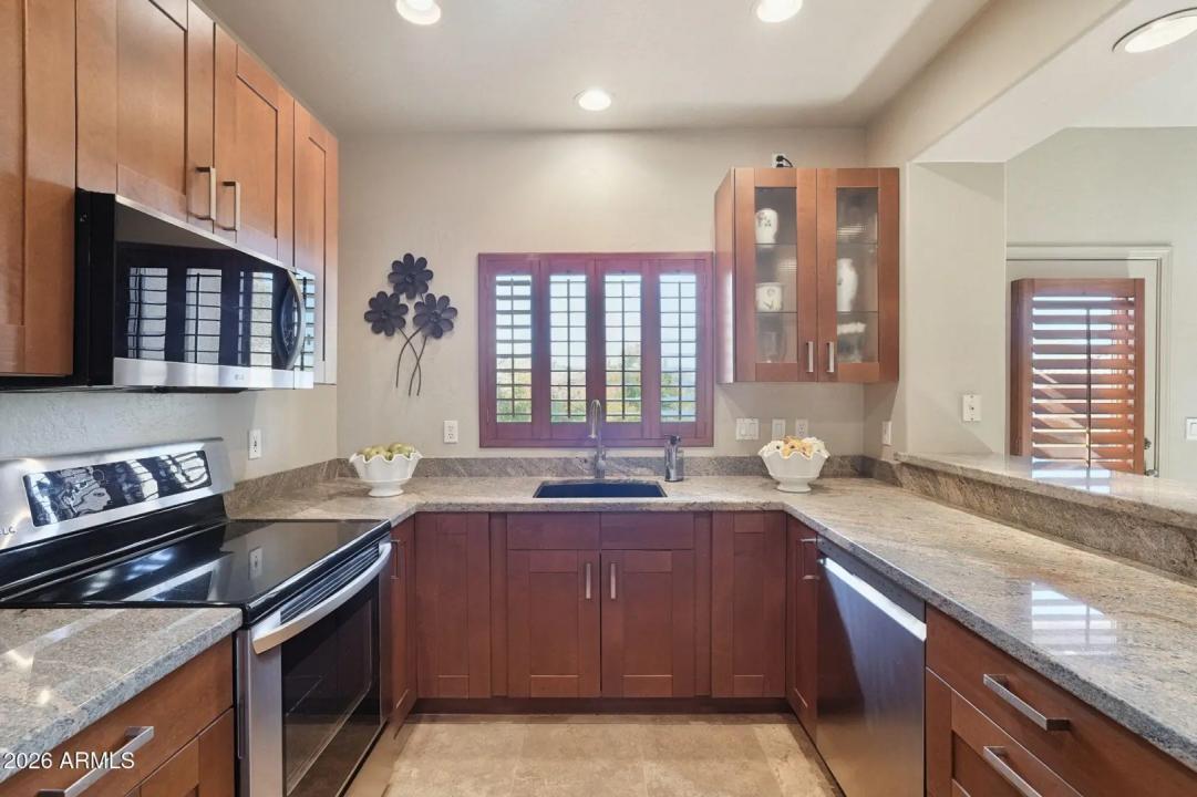 Real Estate Picture 13