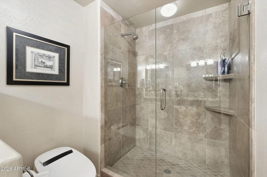 Real Estate Picture 24