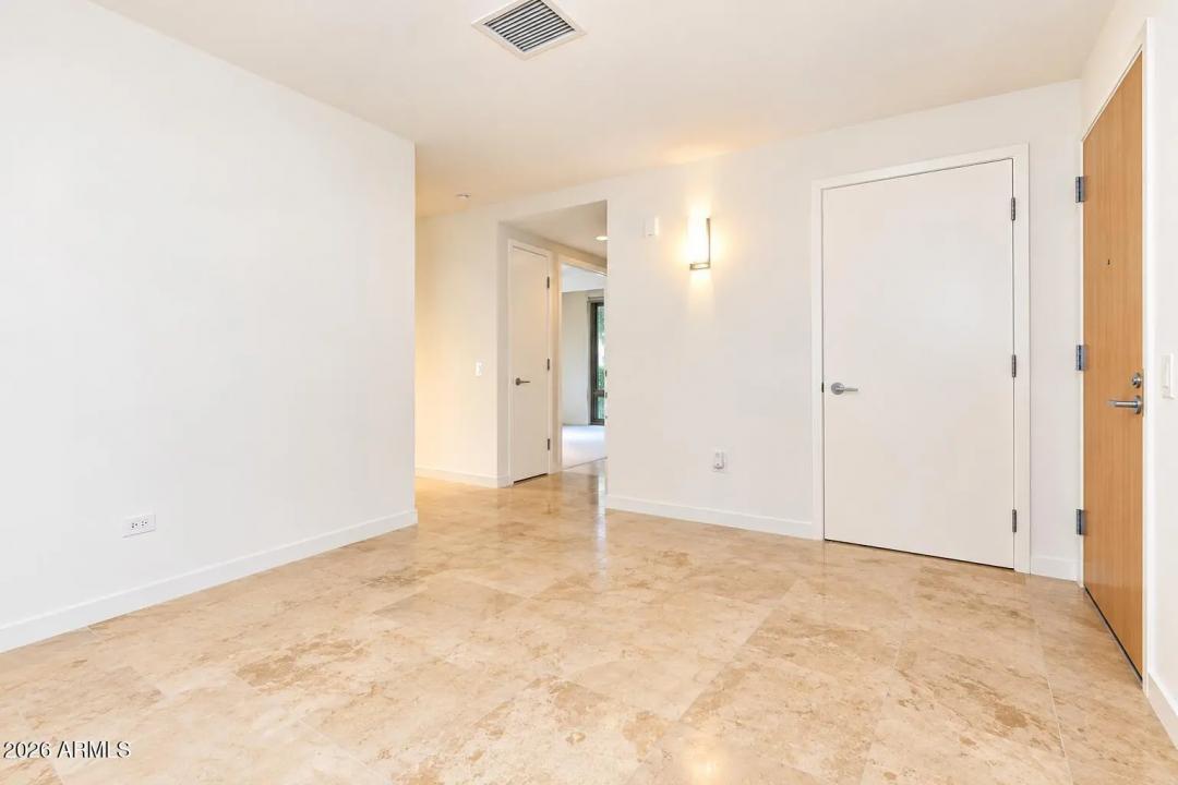 Real Estate Picture 4
