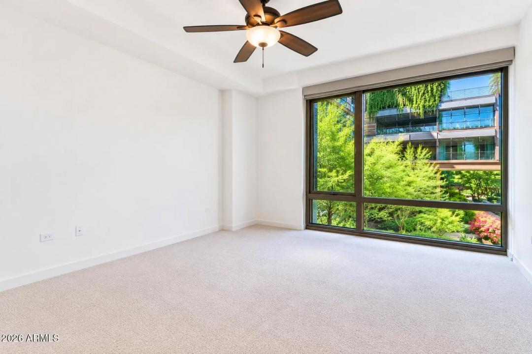 Real Estate Picture 10