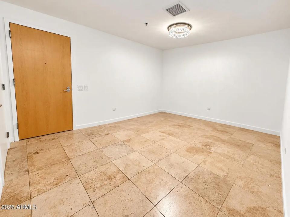 Real Estate Picture 3