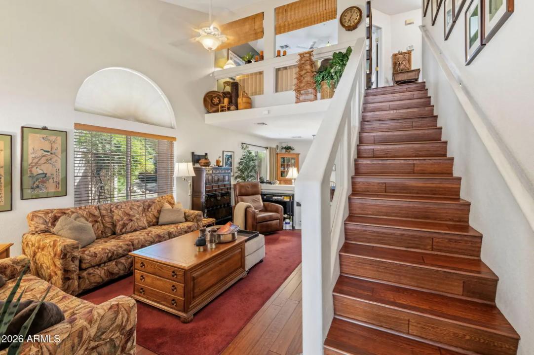 Real Estate Picture 3