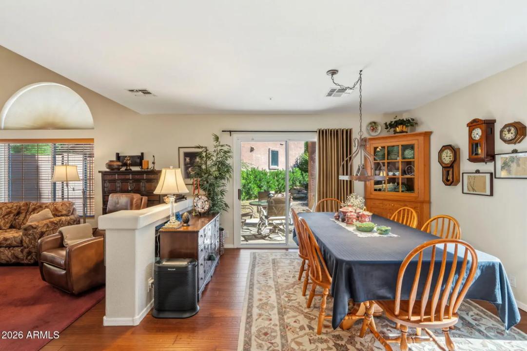 Real Estate Picture 5