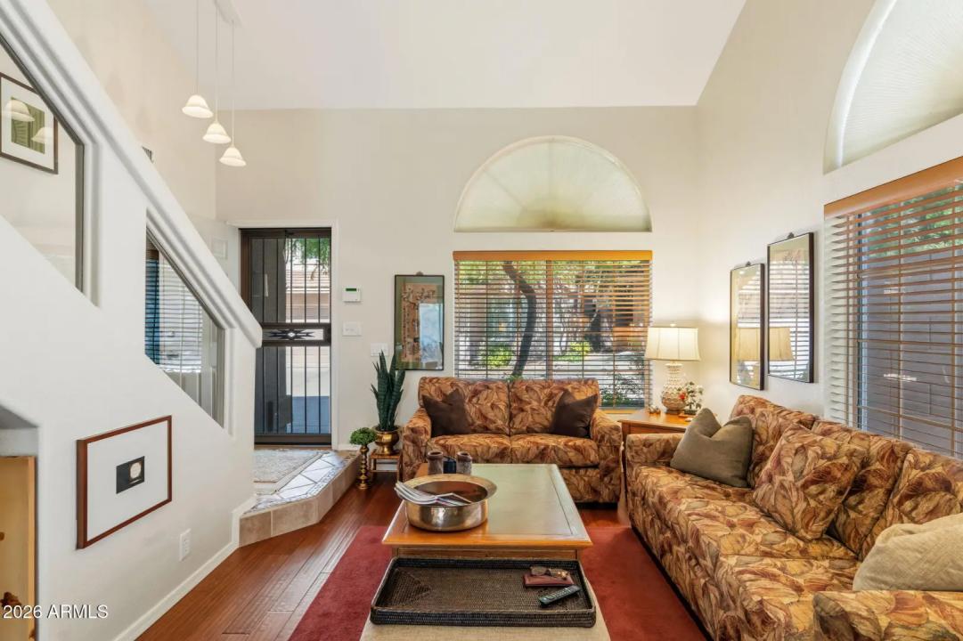 Real Estate Picture 6
