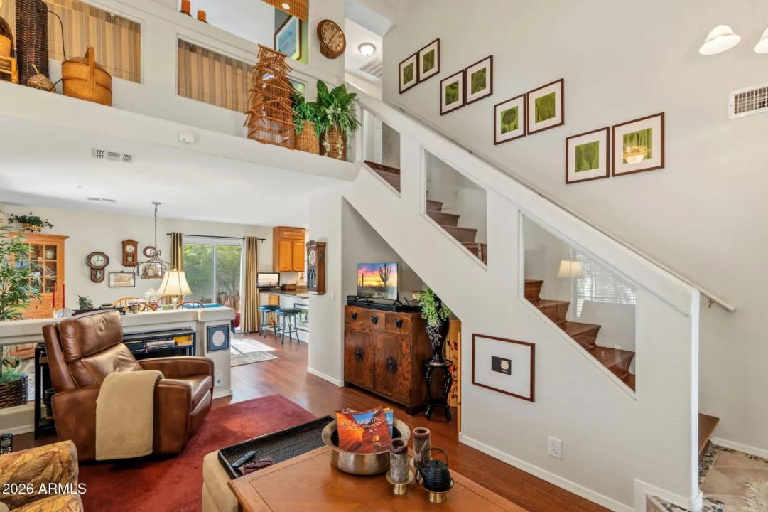 Real Estate Picture 8