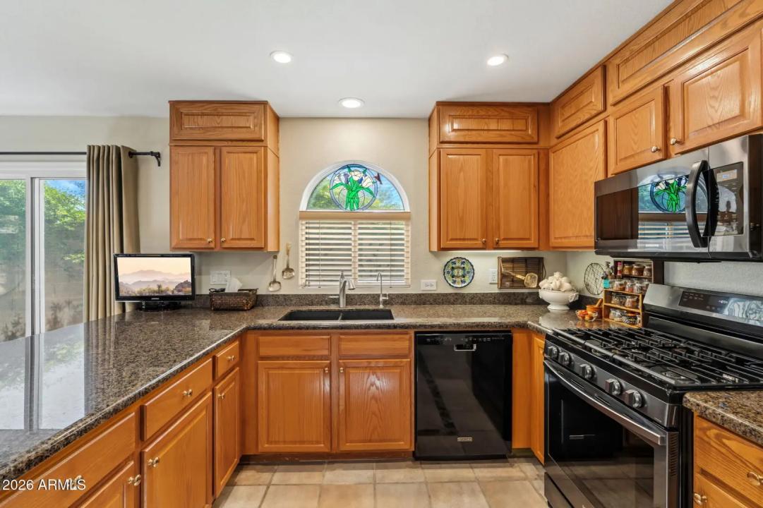 Real Estate Picture 11