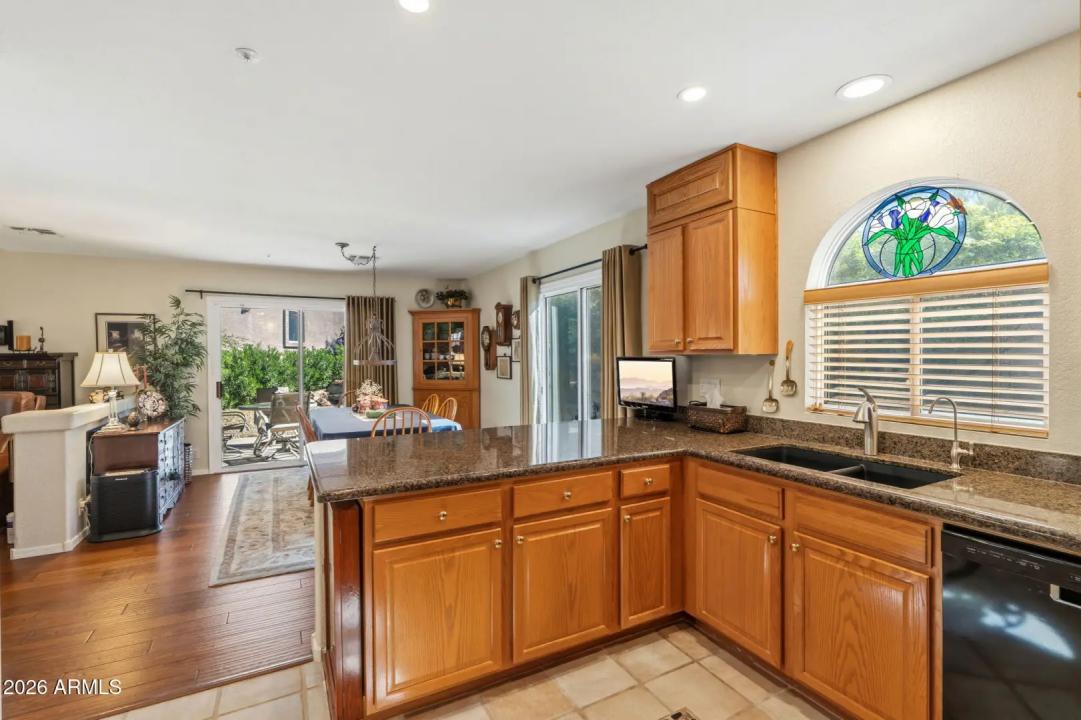 Real Estate Picture 12