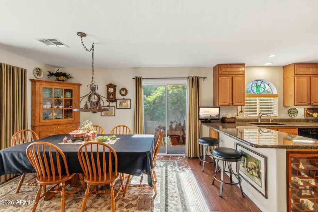 Real Estate Picture 15