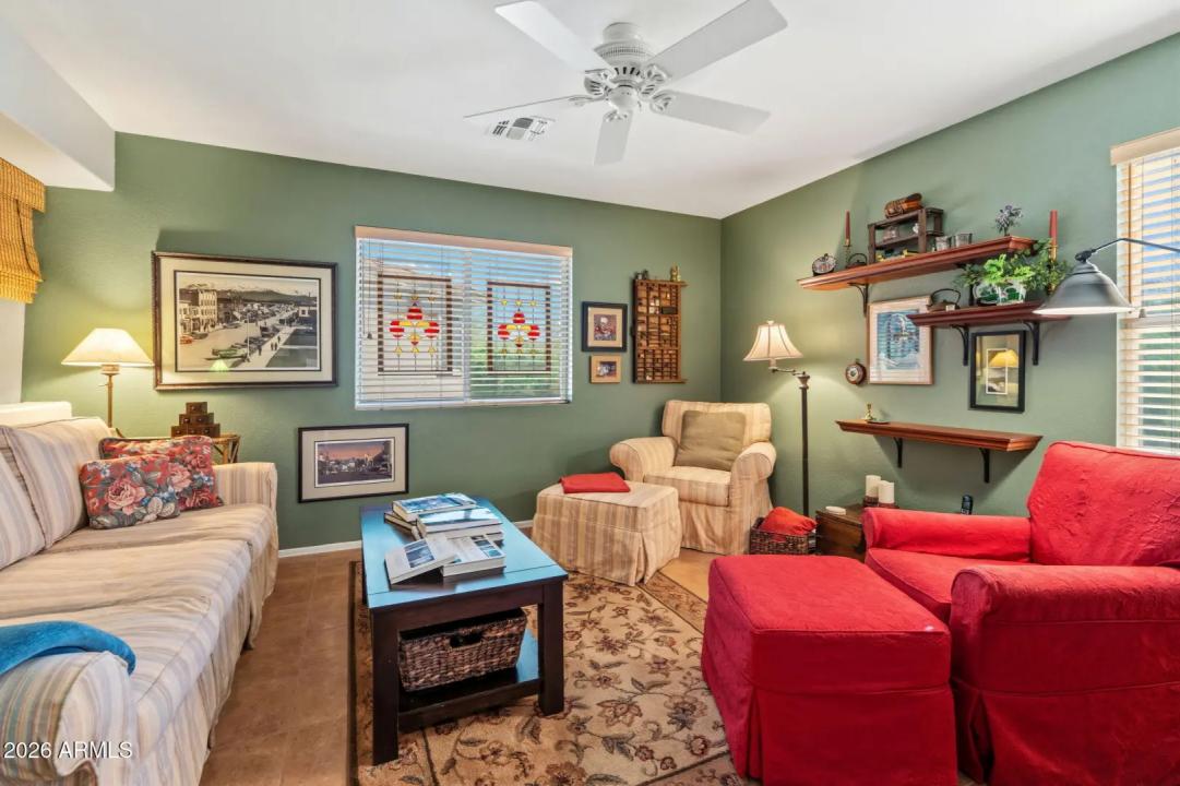 Real Estate Picture 18