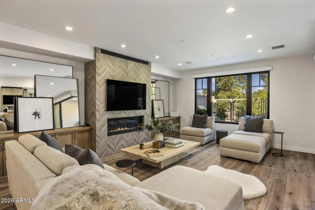 Real Estate Picture 28