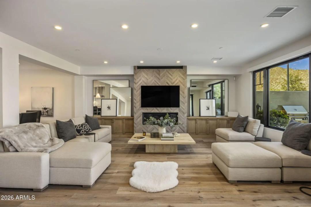 Real Estate Picture 15