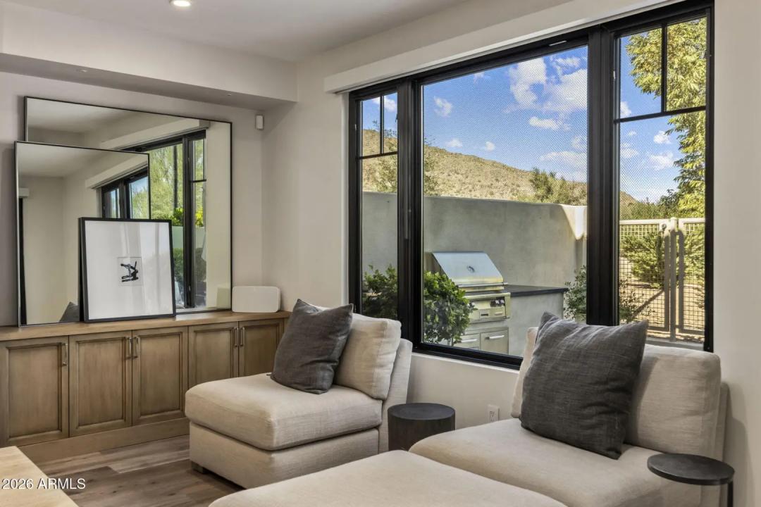 Real Estate Picture 7