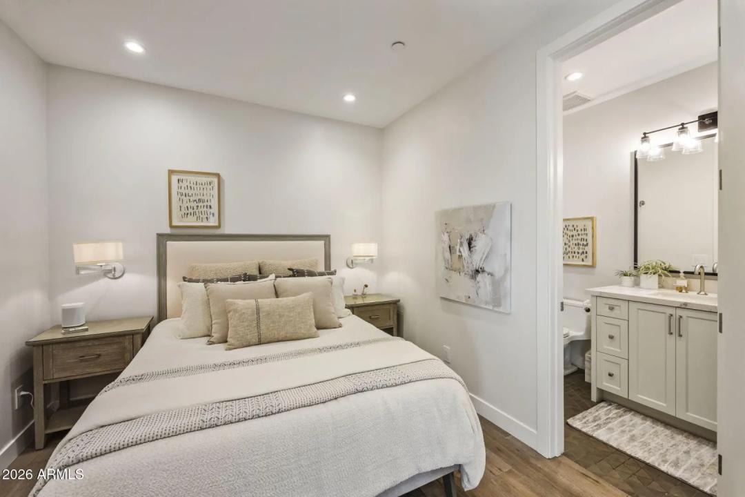 Real Estate Picture 10