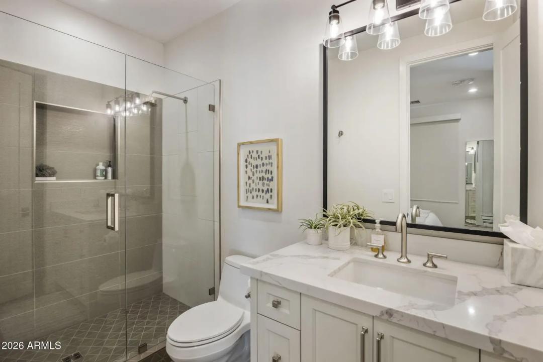 Real Estate Picture 11
