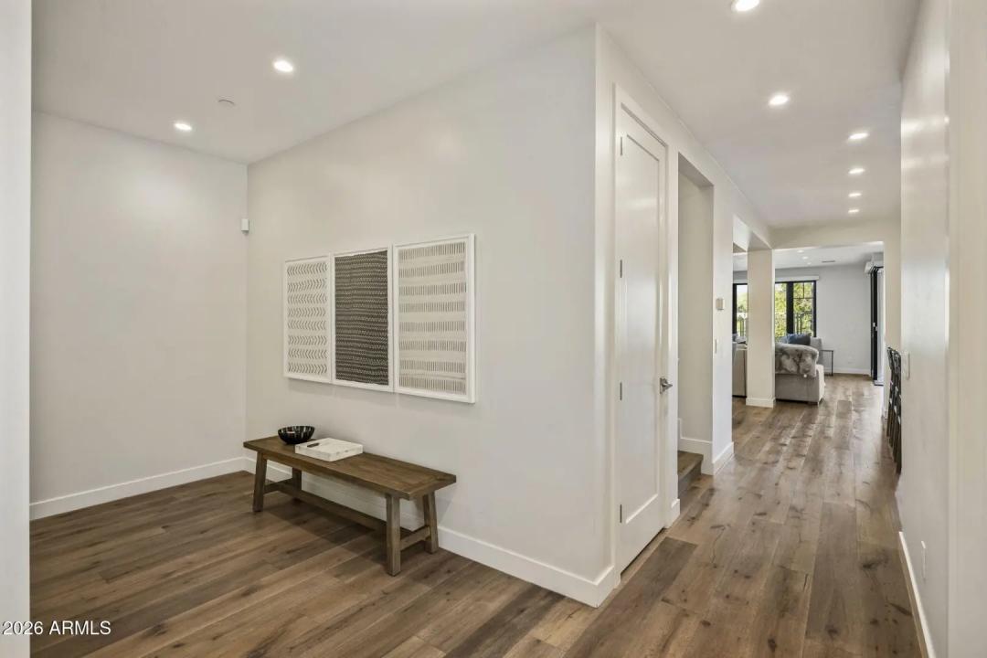 Real Estate Picture 13