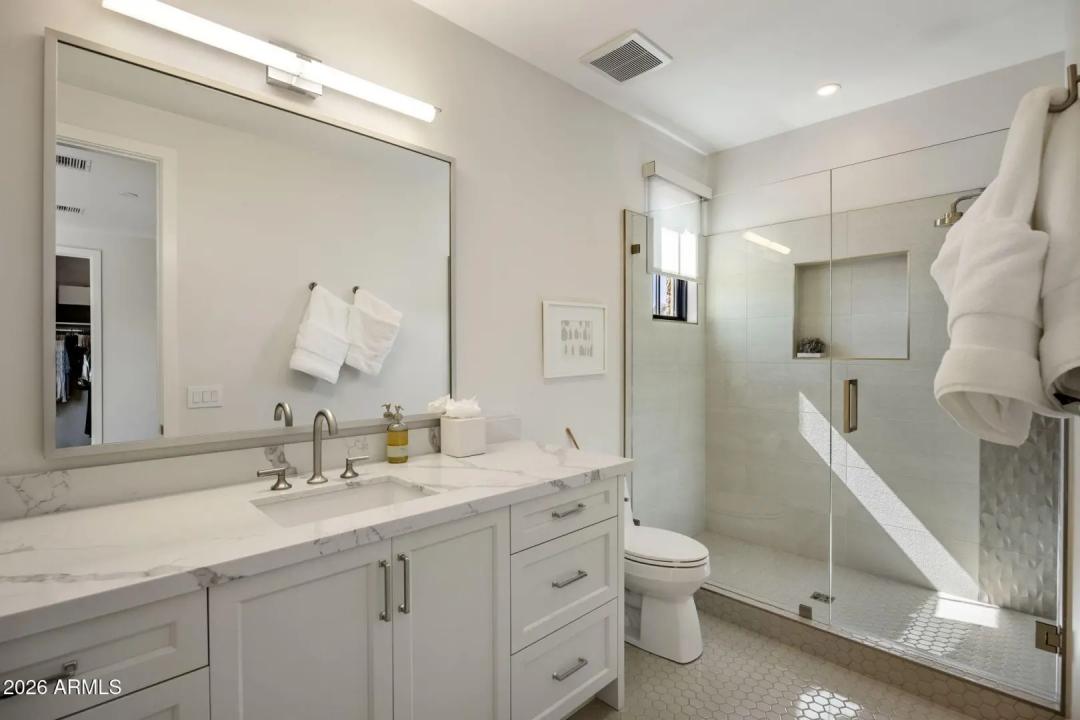 Real Estate Picture 16