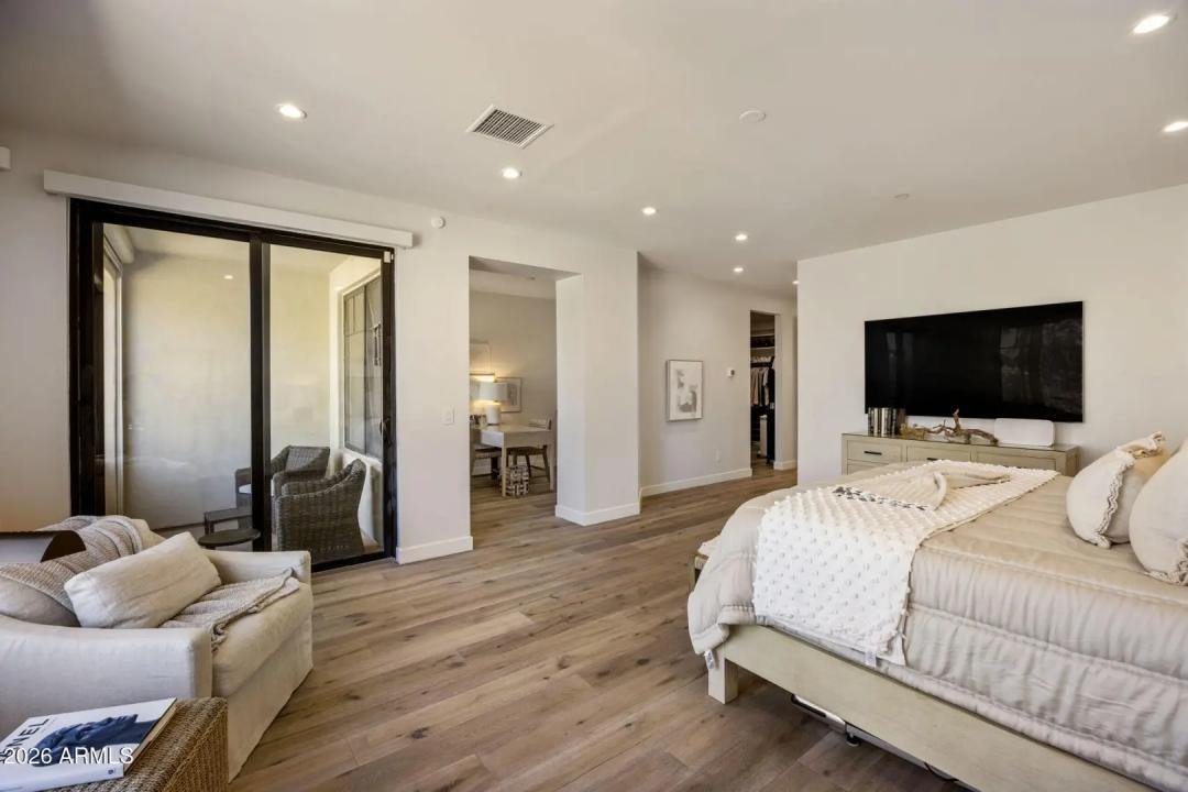 Real Estate Picture 19