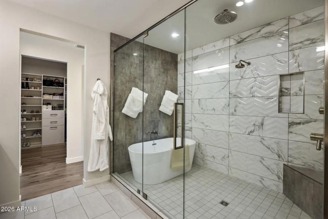 Real Estate Picture 24