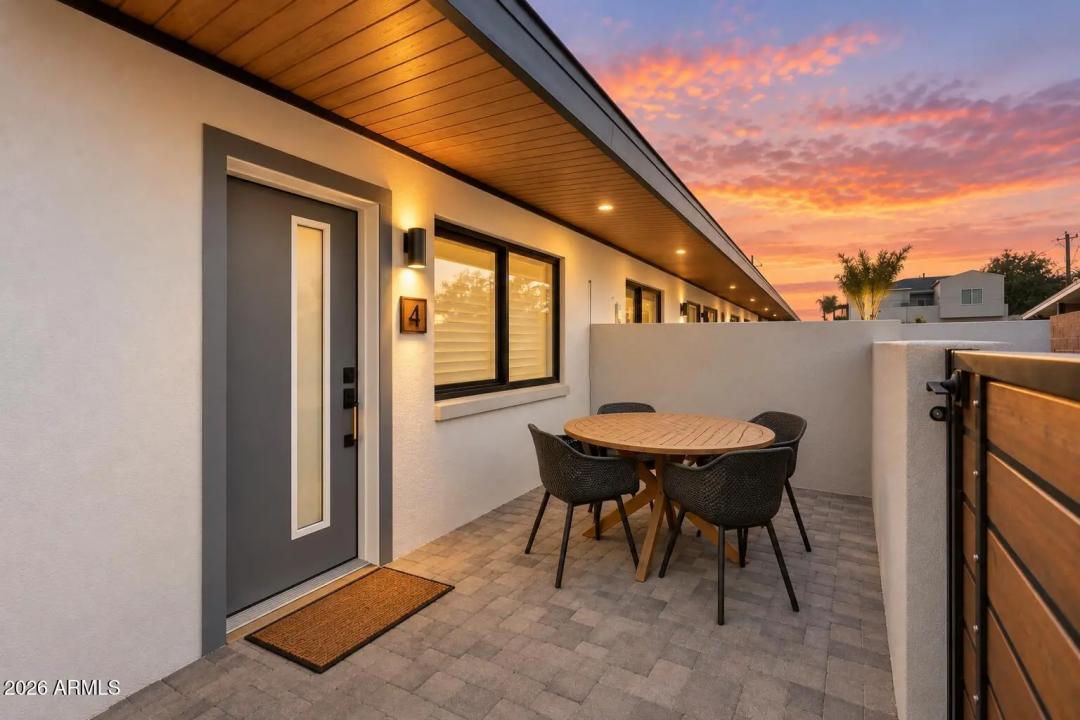Real Estate Picture 3