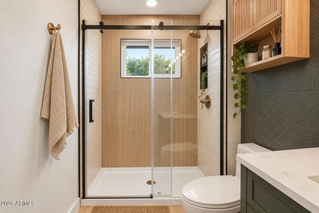 Real Estate Picture 7