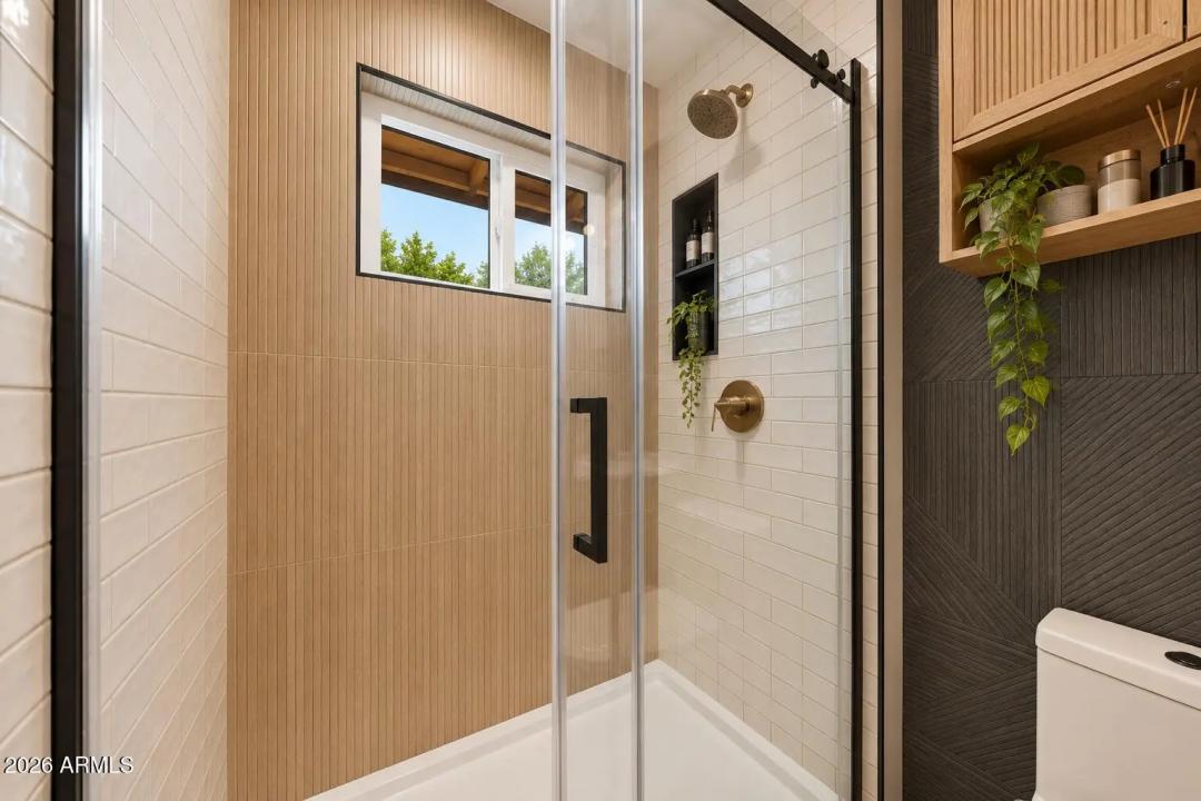 Real Estate Picture 11