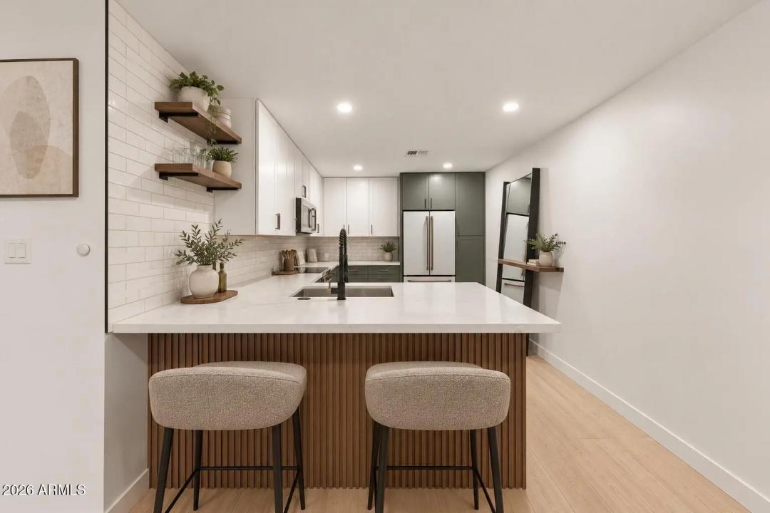 Real Estate Picture 5