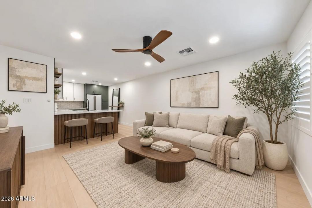 Real Estate Picture 8
