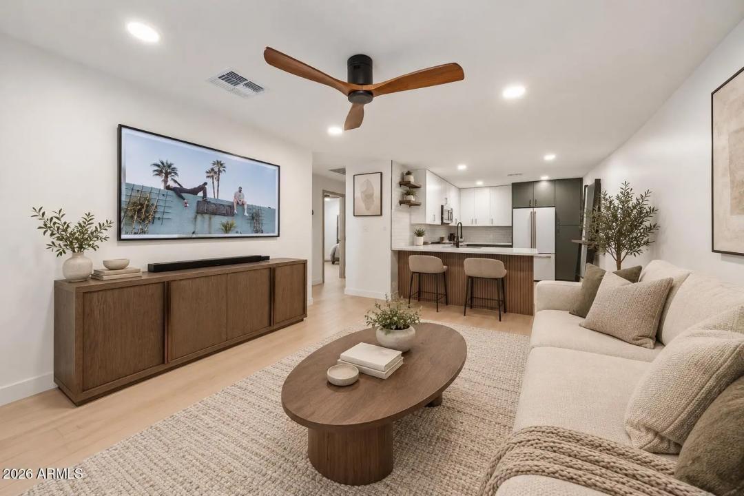 Real Estate Picture 9