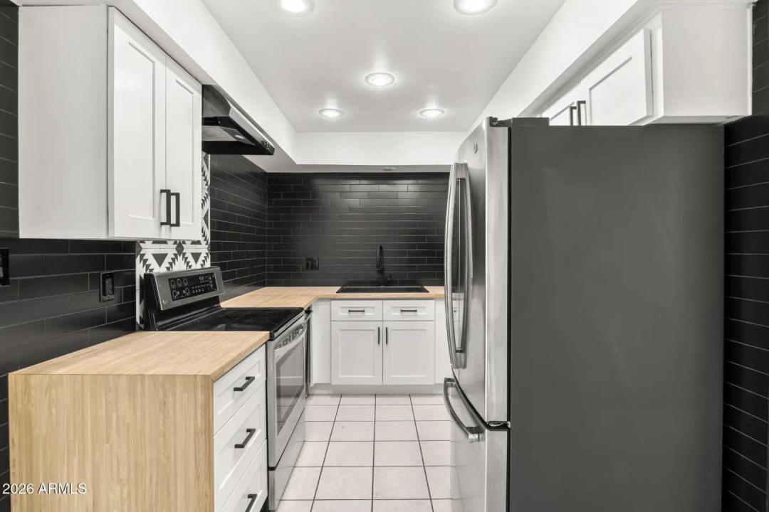 Real Estate Picture 5