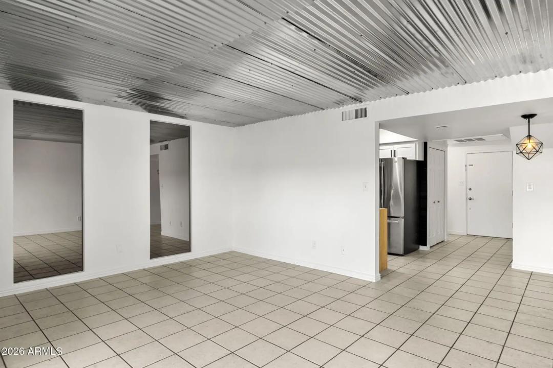 Real Estate Picture 9