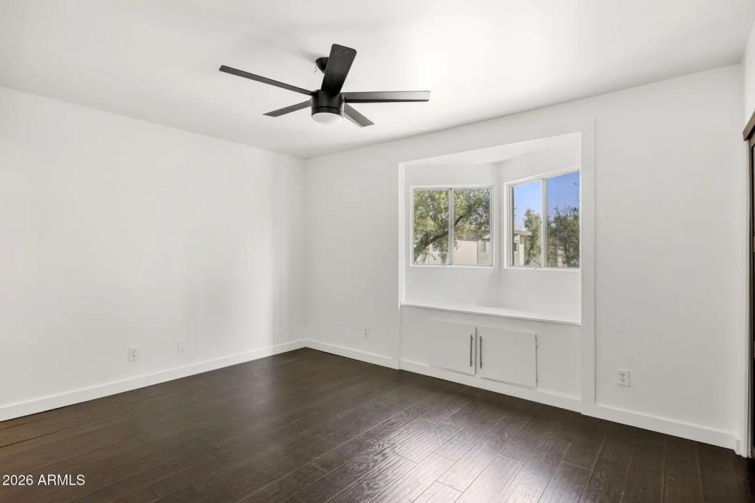 Real Estate Picture 17