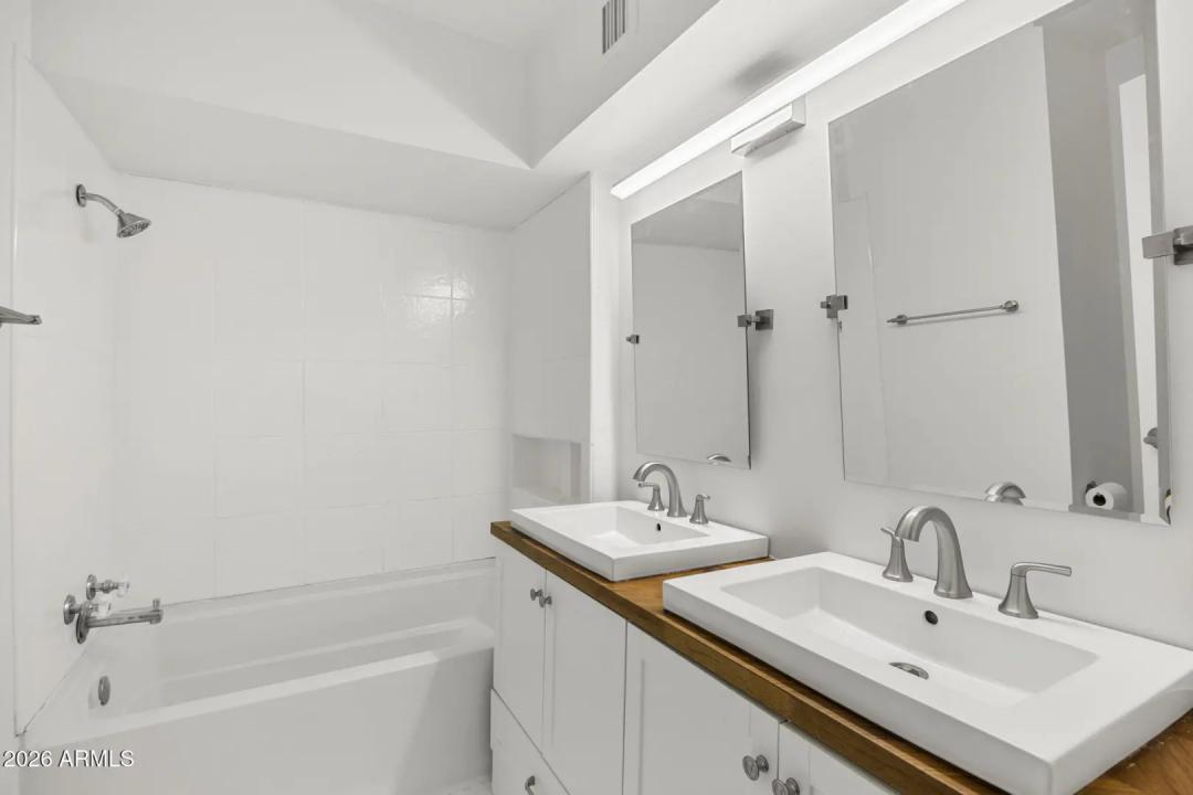 Real Estate Picture 19