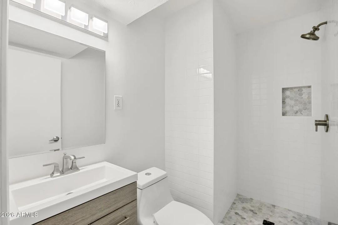 Real Estate Picture 21