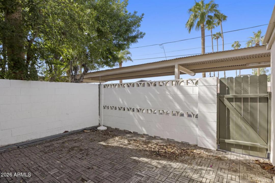 Real Estate Picture 24