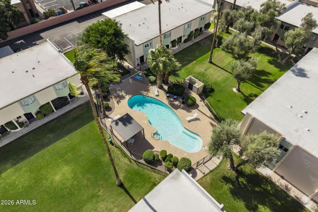 Real Estate Picture 26