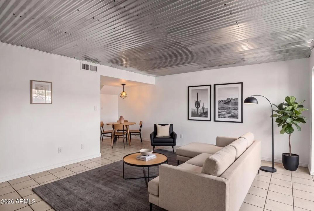 Real Estate Picture 11