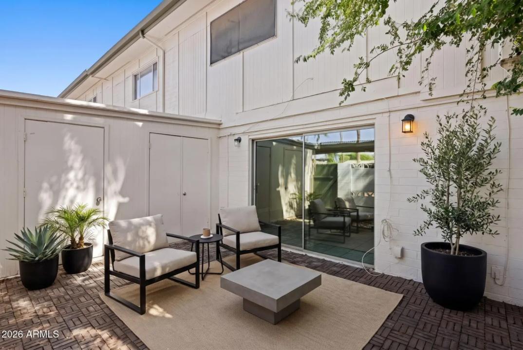 Real Estate Picture 23