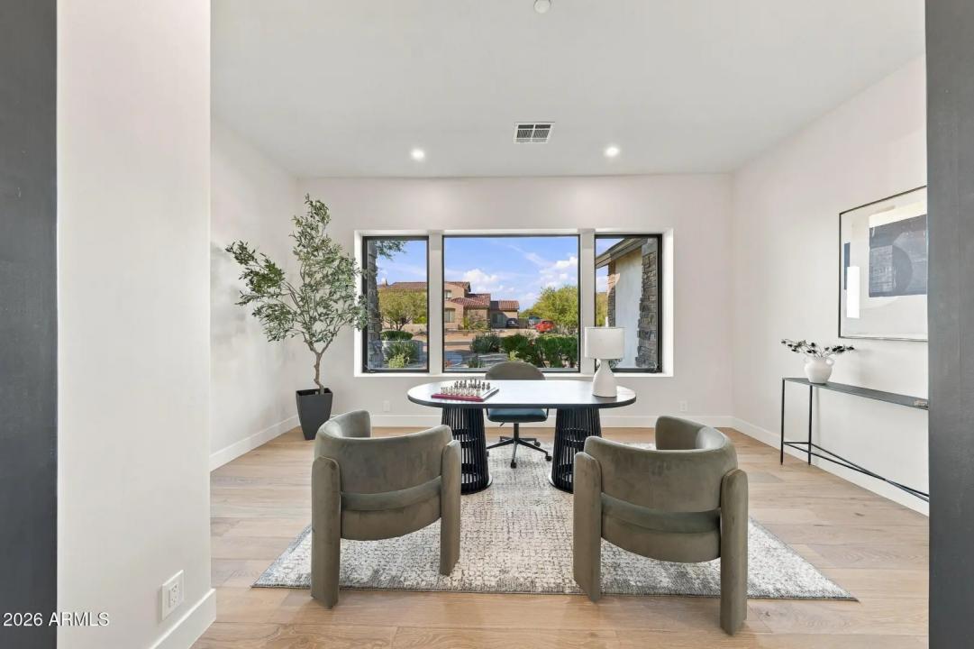 Real Estate Picture 11