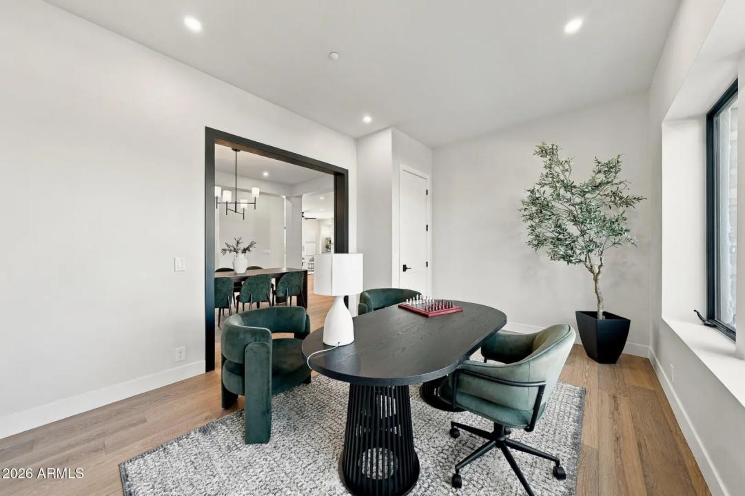 Real Estate Picture 12