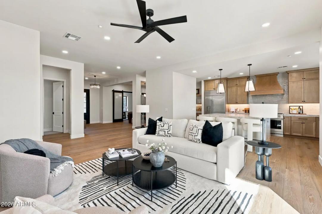 Real Estate Picture 16