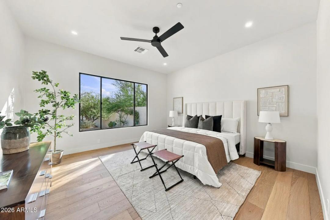 Real Estate Picture 22