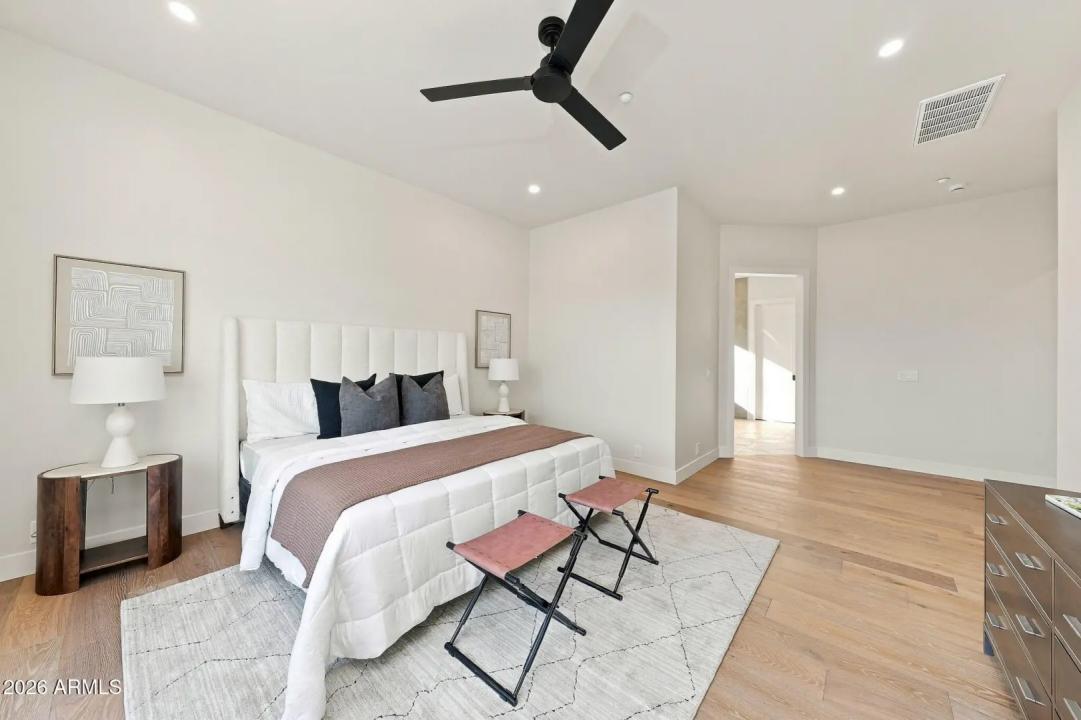 Real Estate Picture 23