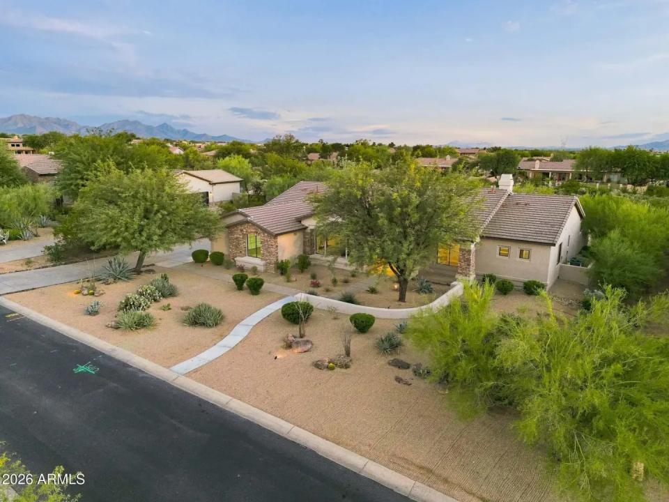 Real Estate Picture 50