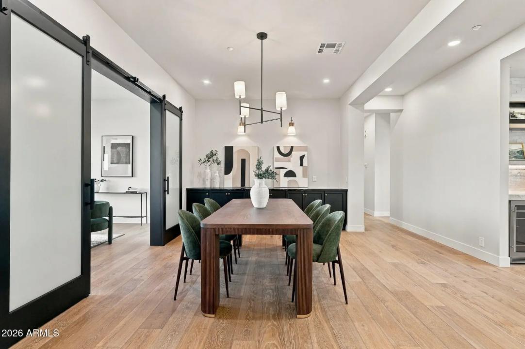 Real Estate Picture 9